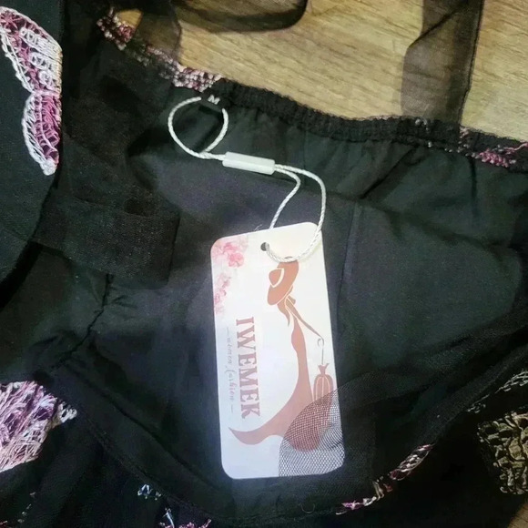 NWT Butterfly Embroidered Floral Tulle Dress Size Medium - Picture 6 of 13